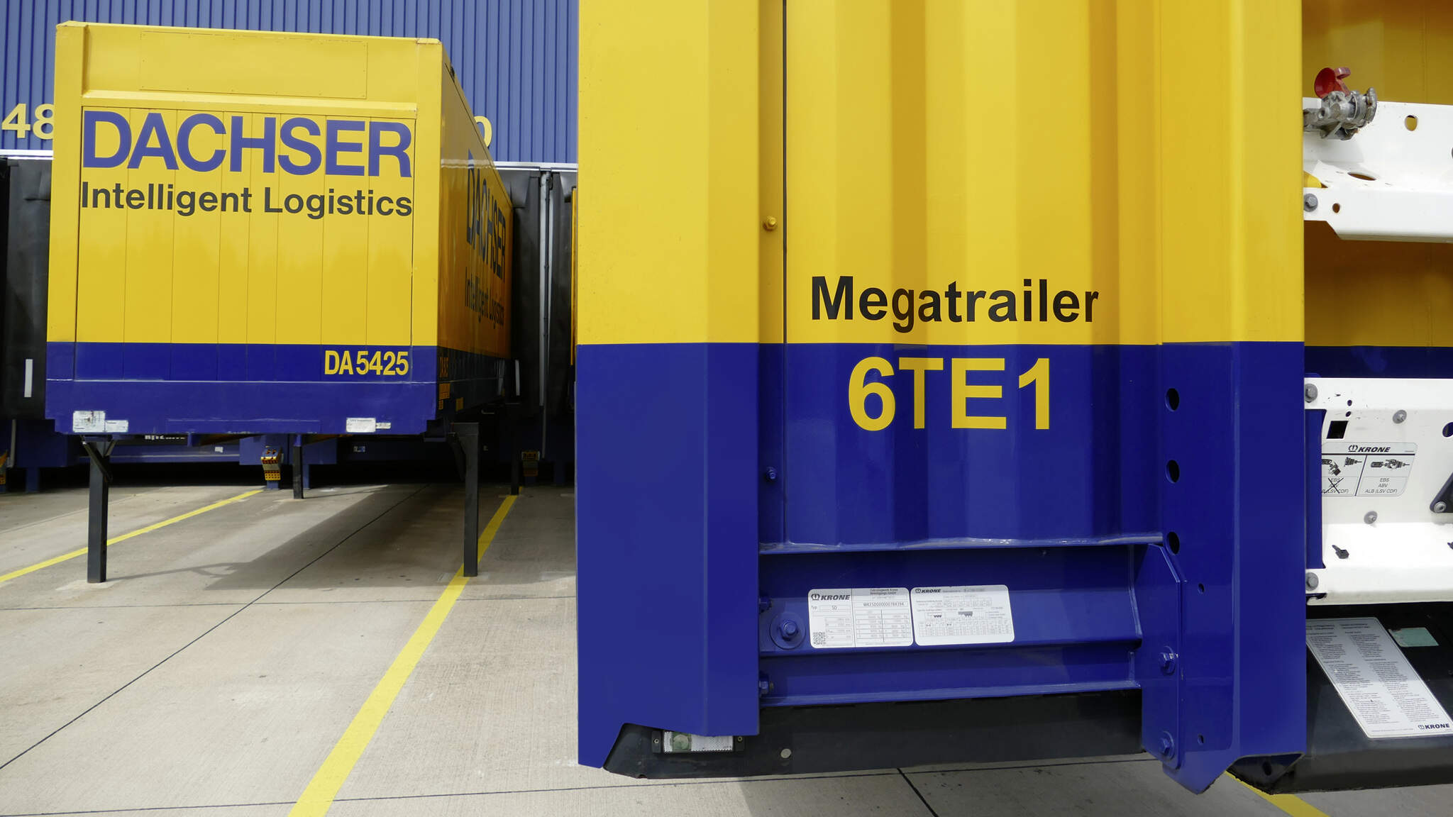 En raison de leurs espaces intérieurs de chargement plus grands, les Mega-trailers permettent de réaliser des économies de carburant par rapport aux semi-remorques standards, en particulier sur de longues distances.