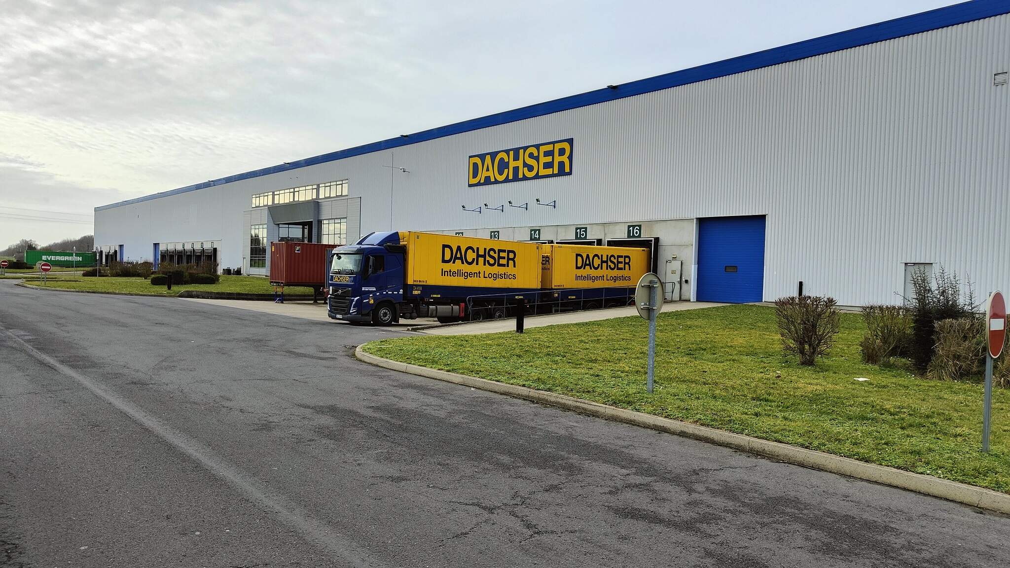 Une nouvelle infrastructure logistique pour soutenir l’activité entreposage de DACHSER Une nouvelle infrastructure logistique pour soutenir l’activité entreposage de DACHSER