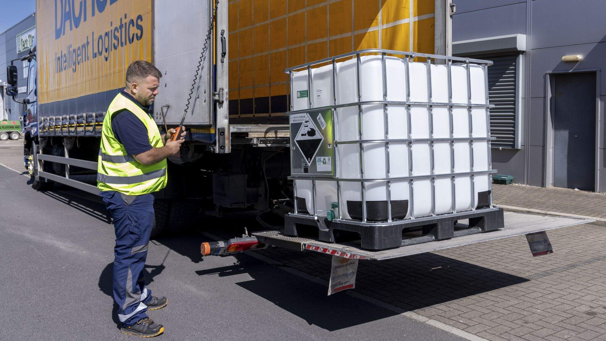 Les conducteurs ne se limitent pas &agrave; la livraison des produits. Leur r&ocirc;le peut s’&eacute;tendre au-del&agrave; du quai de d&eacute;chargement et s’int&egrave;gre directement aux processus op&eacute;rationnels des entreprises qu’ils accompagnent.